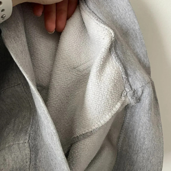 MRU Mount Royal University Pullover Hoodie Sweater Grey  Burgundy Size Small - Picture 7 of 7